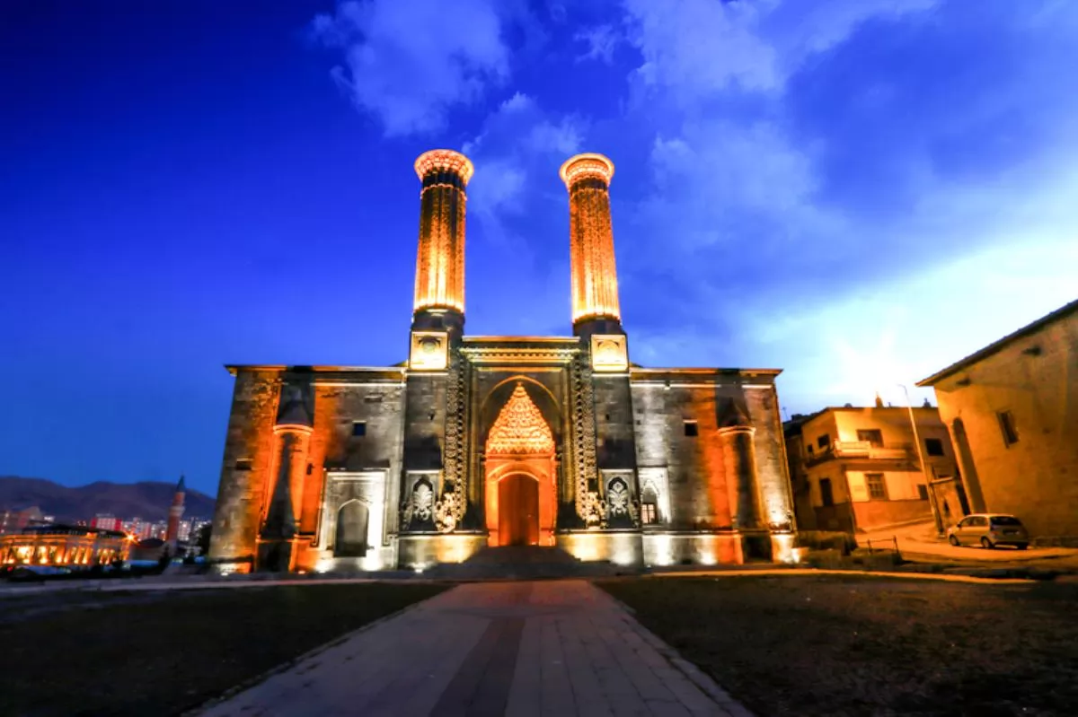 DOĞU EKSPRESİ TURU